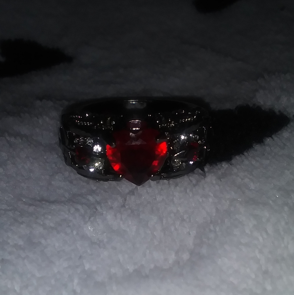Heart ring - Picture 2 of 4